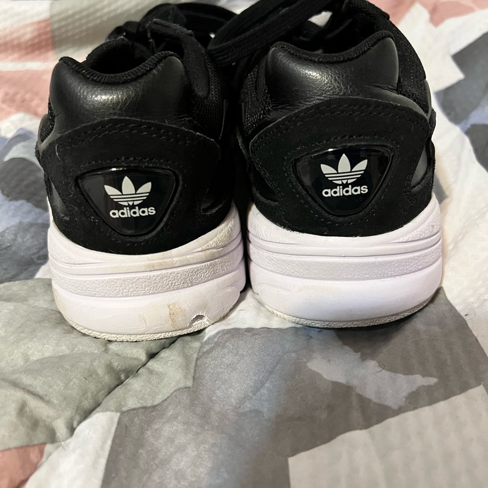 Adidas - Picture 4 of 6